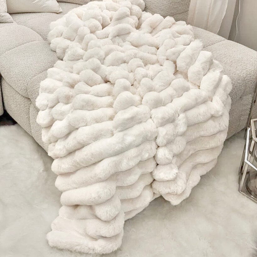 Lili Extra Thick Faux Fur Cream Throw – Rowen Homes