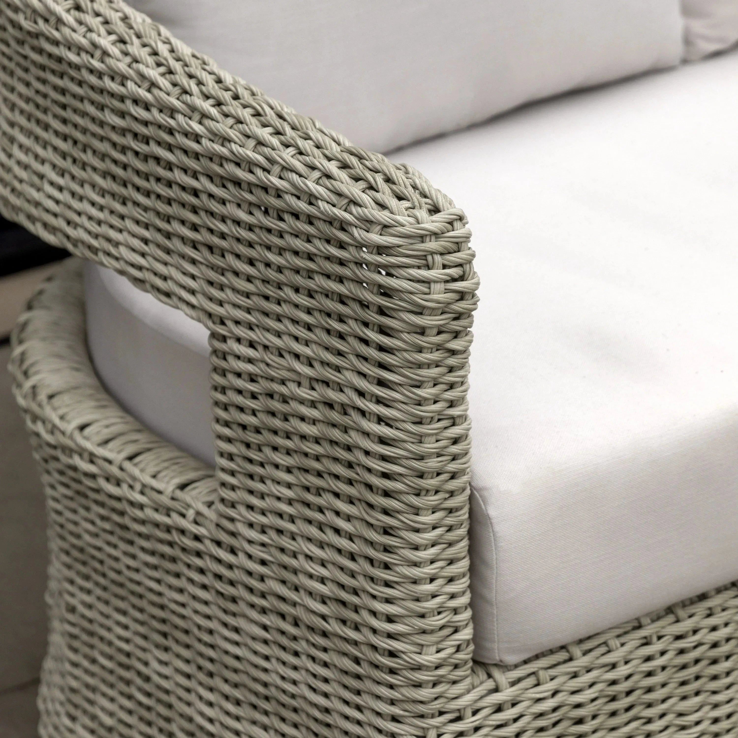 Seychelles Outdoor Cream & Natural Rattan Curved Swivel Chair Outdoor