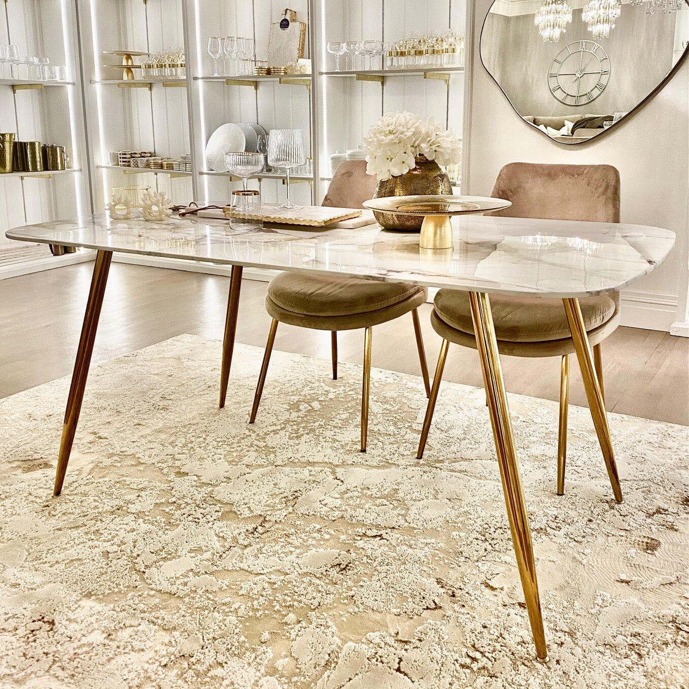 Luxury Dining Tables: Marble With Gold Accents for Timeless Elegance
