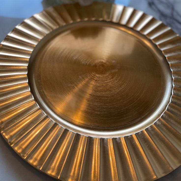 Juliet Gold Ribbed Edge Charger Plate Kitchen