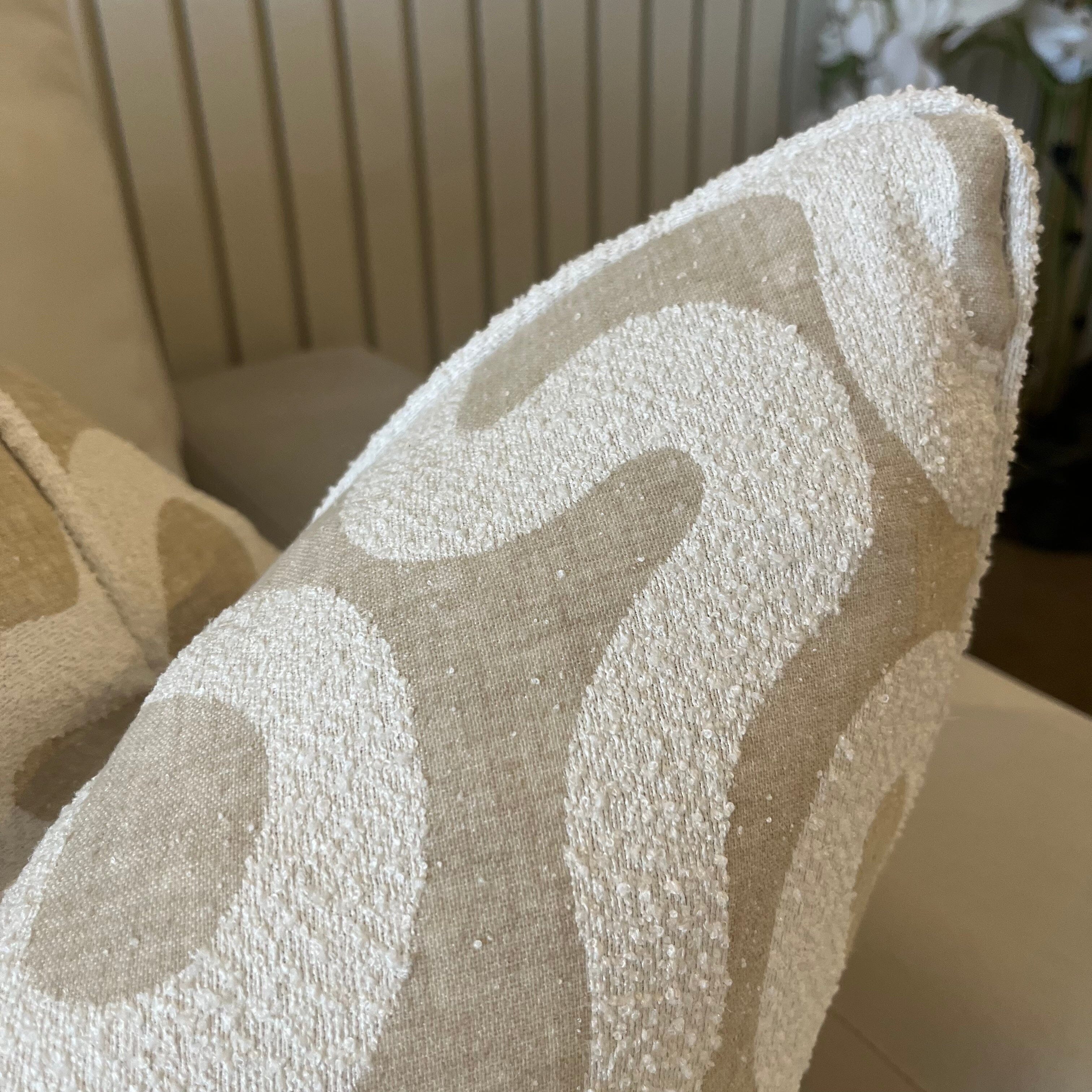 Amberlyn Luxury Beige & Cream Boucle Squiggle Piped Cushion Cover - 50x50cm Textiles 