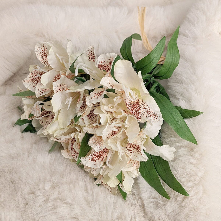 Cream Faux Lily Bunch of Florals Accessories 