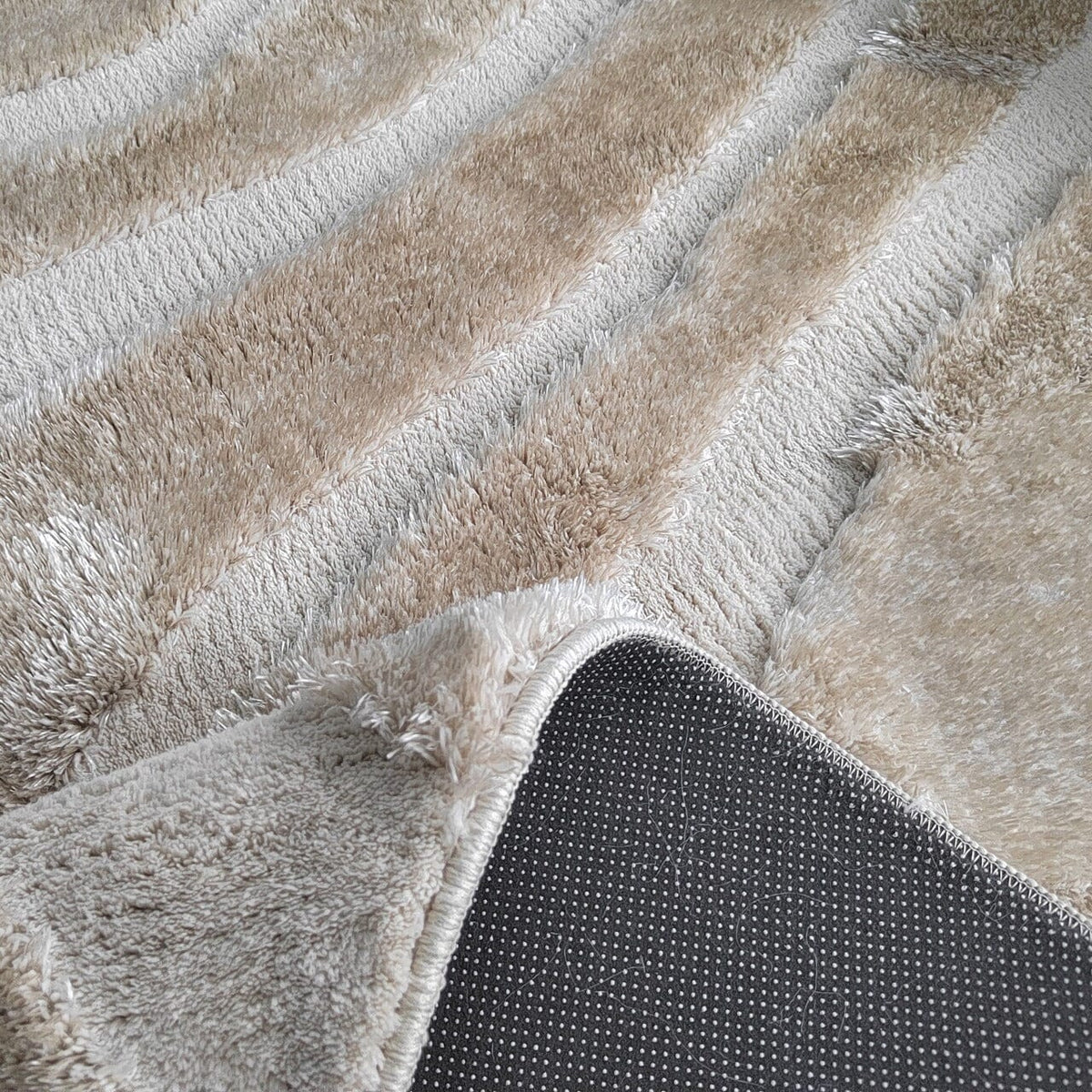 Esme Cream & Beige Two-Toned Wavy Edge Rug Textiles 