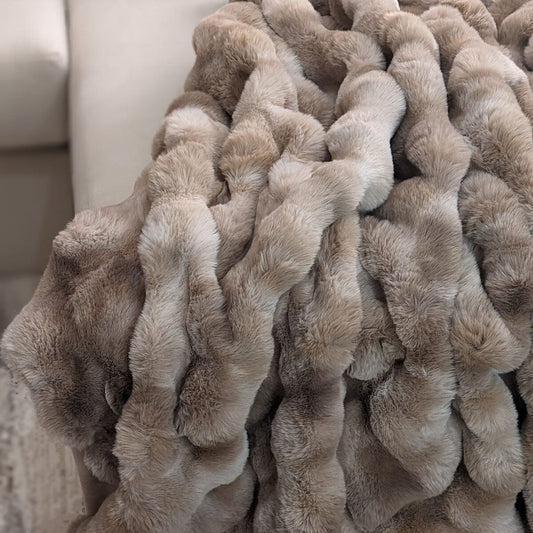 Geneva Bubble Effect Natural Two-toned Luxury Cosy Throw Textiles 