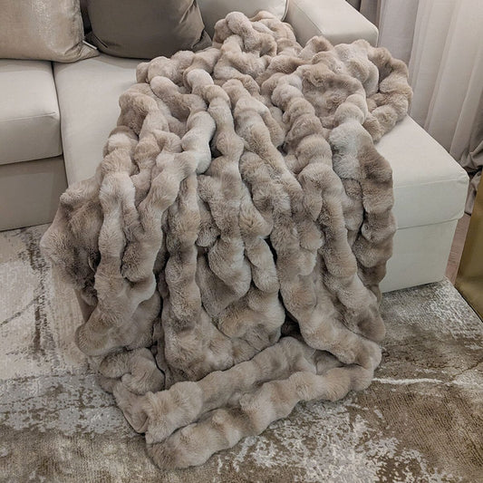 Geneva Bubble Effect Natural Two-toned Luxury Cosy Throw Textiles 