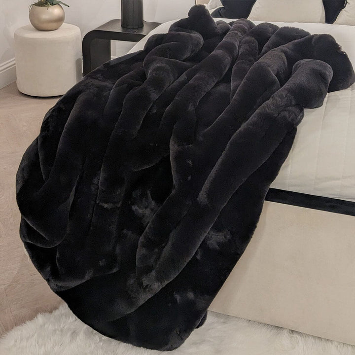 Shop Lili Extra Thick Faux Fur Black Throw – Rowen Homes