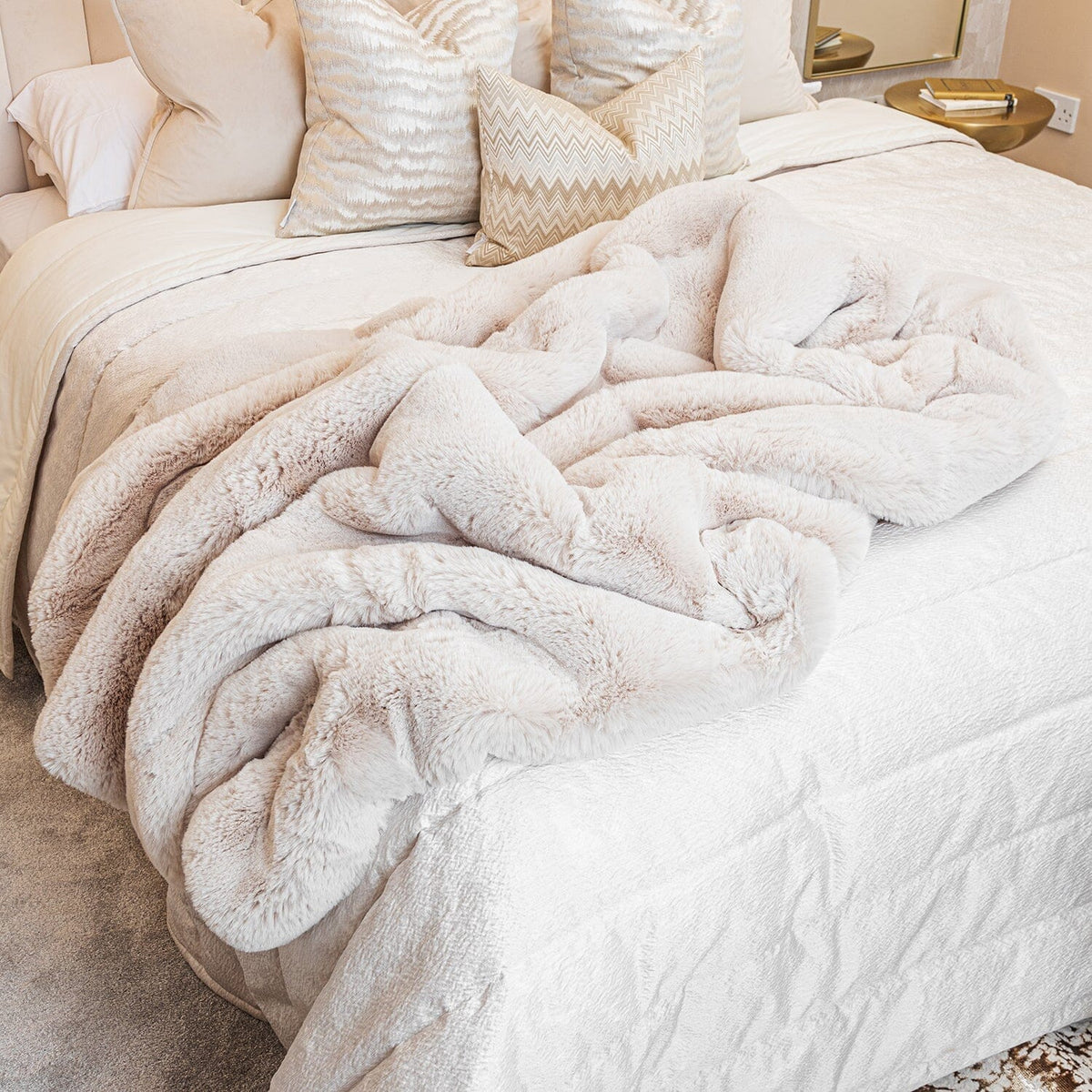 Lili Extra Thick Faux Fur Oatmeal Throw Textiles 