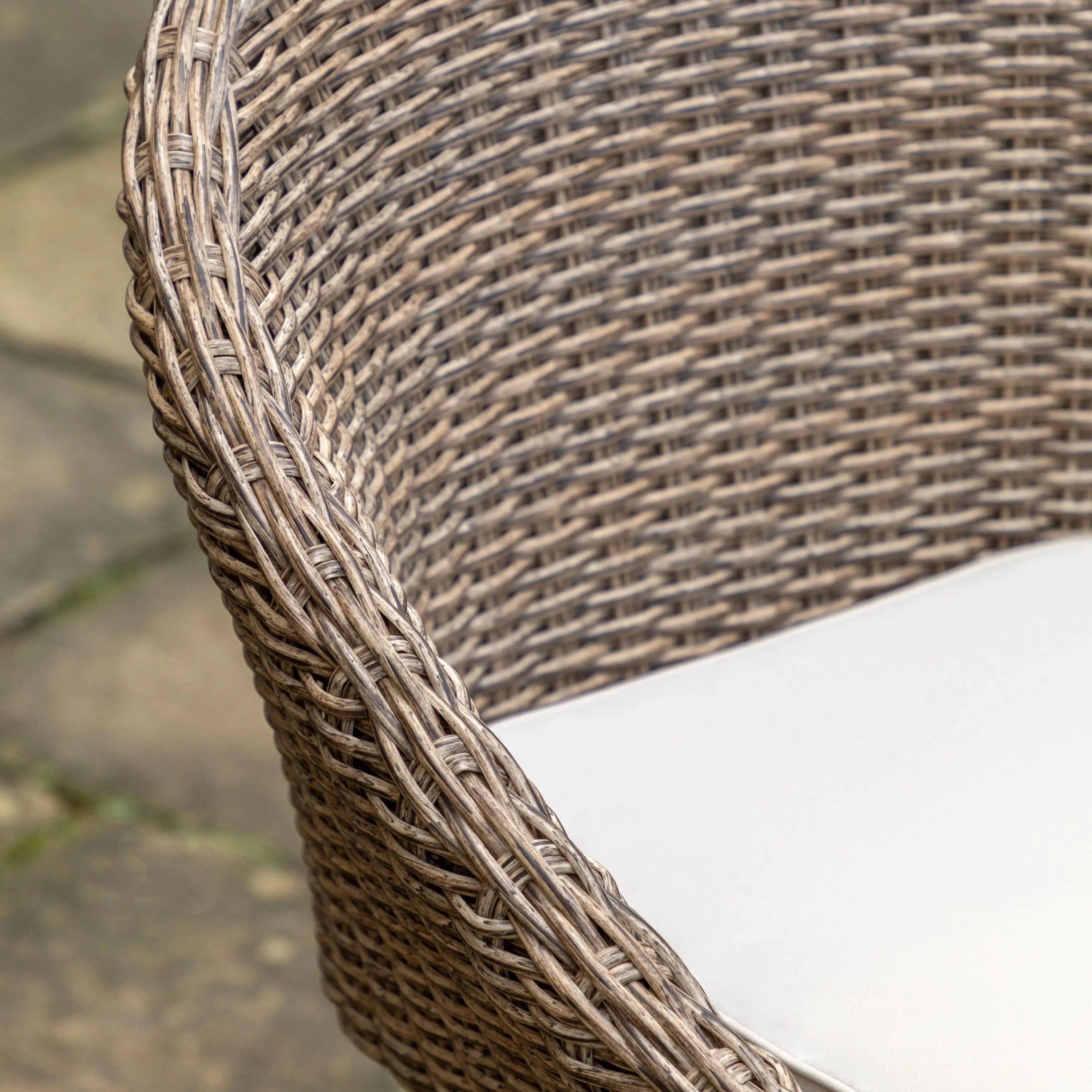 Petra Outdoor Natural 4 Seater Round Dining Set Outdoor 