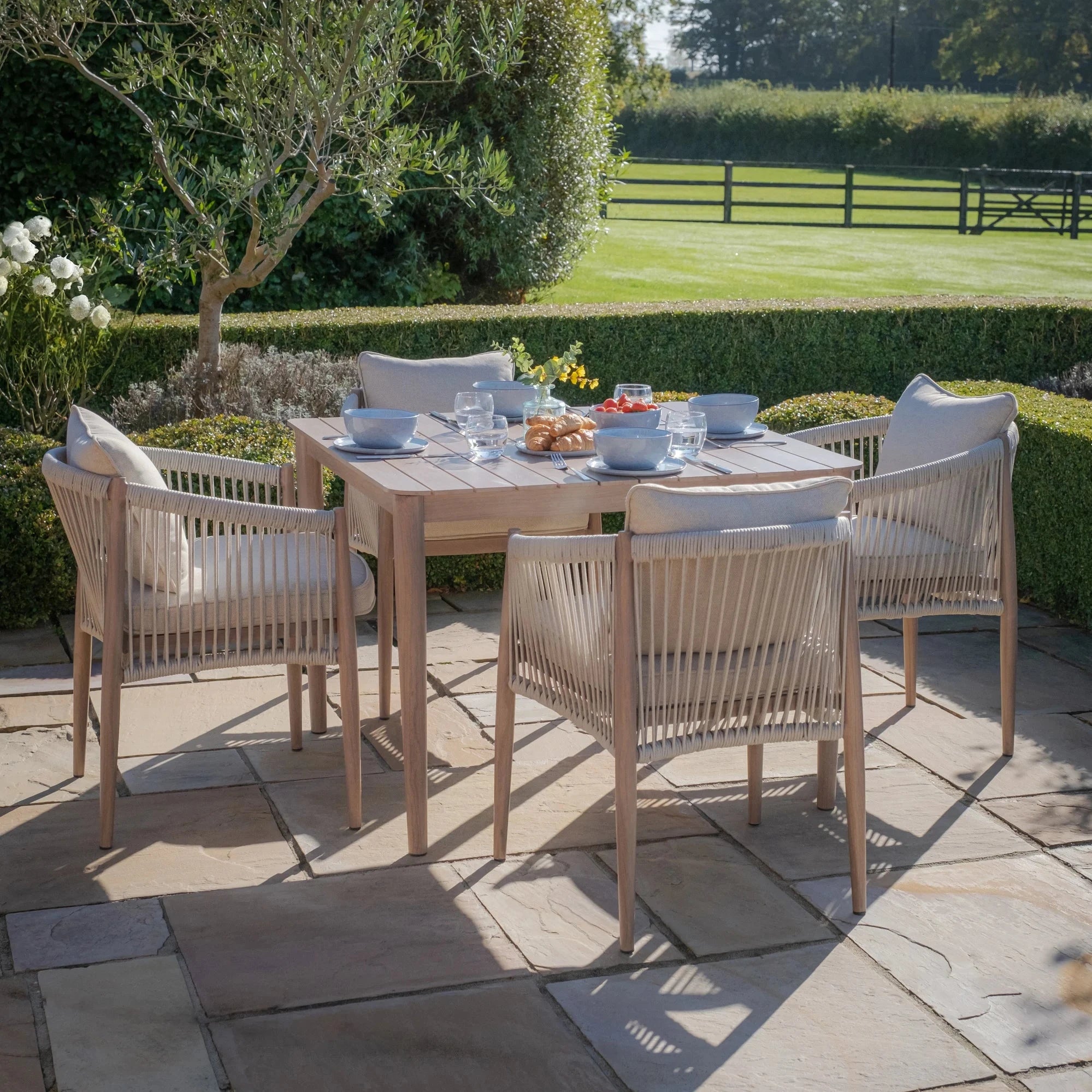 Santorini Outdoor Cream & Taupe Rope Weave 4 Seater Dining Set Outdoor 