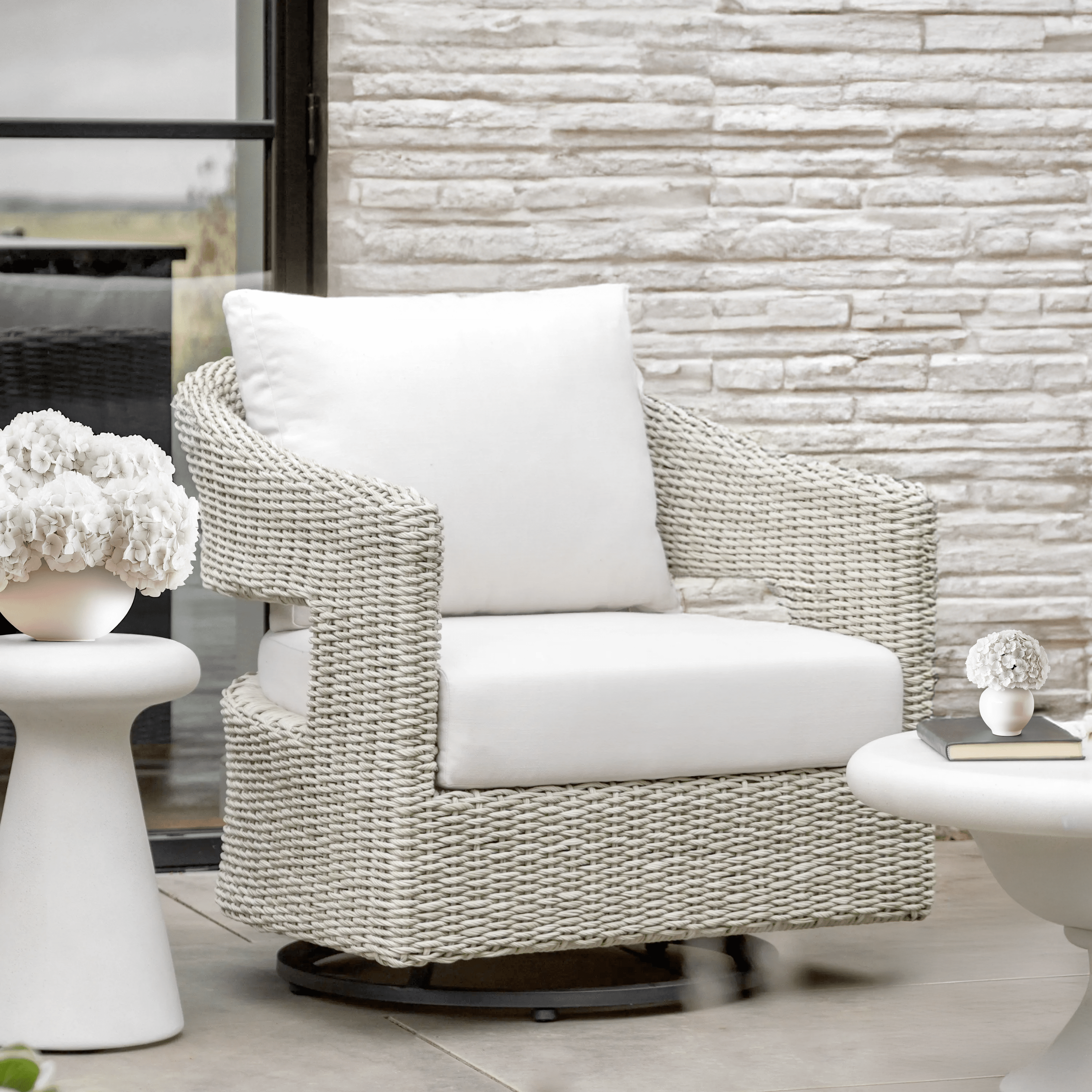 Seychelles Outdoor Cream & Natural Rattan Curved Swivel Chair Outdoor 