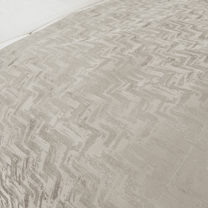 Sorrel Cream & Gold Metallic Abstract Patterned Bed Runner Textiles 