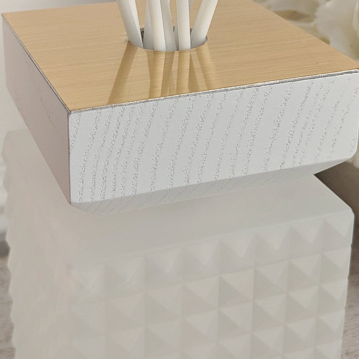 Shop Spa White & Gold Luxury Reed Diffuser - 500ml – Rowen Homes