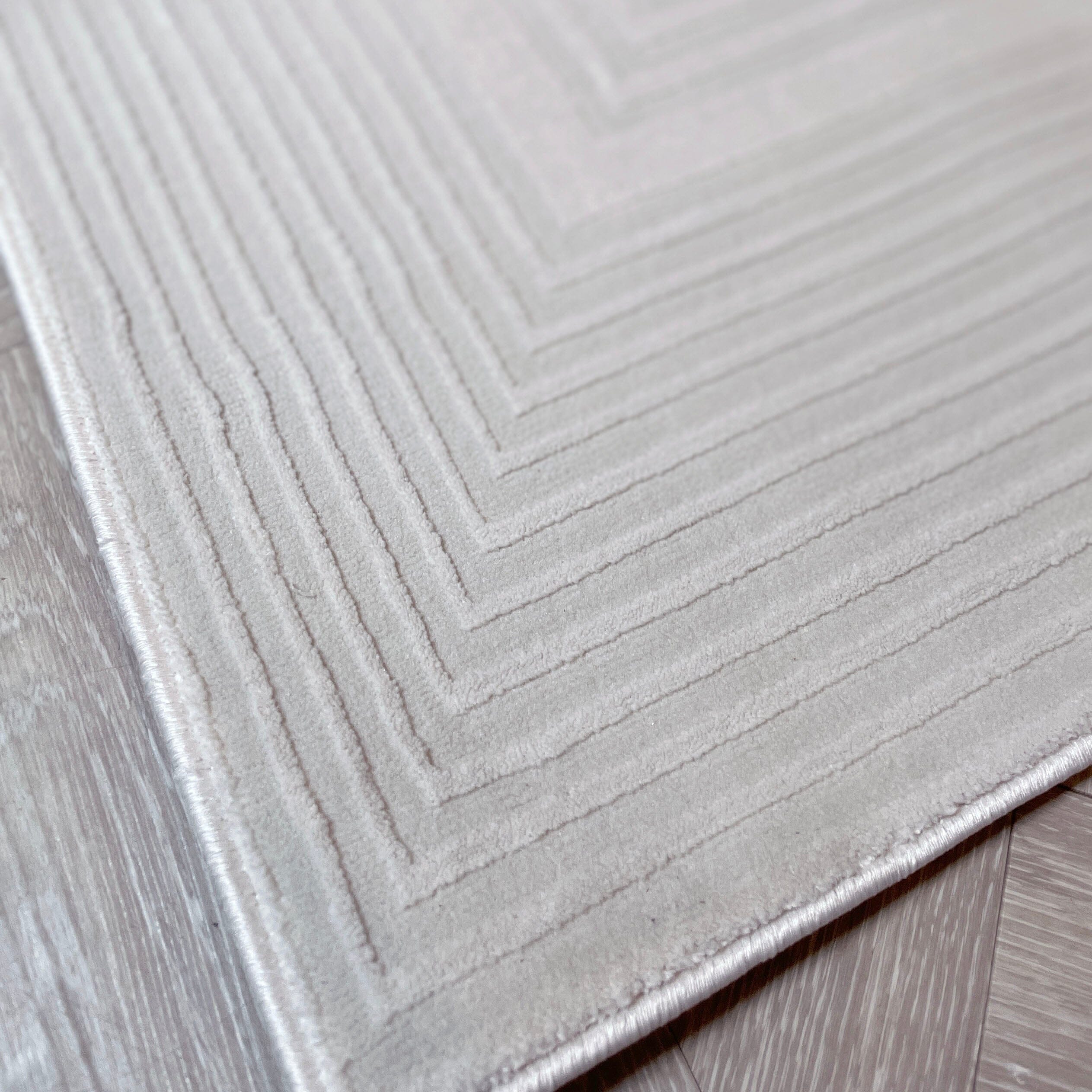 Amoria Champagne & Ivory Textured Geometric Rug Textiles 