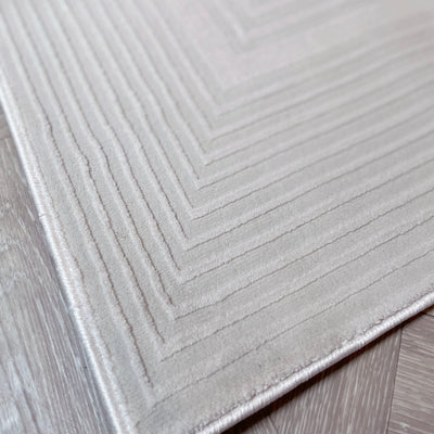Amoria Champagne & Ivory Textured Geometric Rug Textiles 