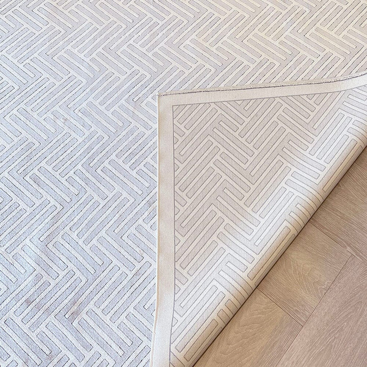 Beckett Ivory & Greige Geometric Patterned Rug 