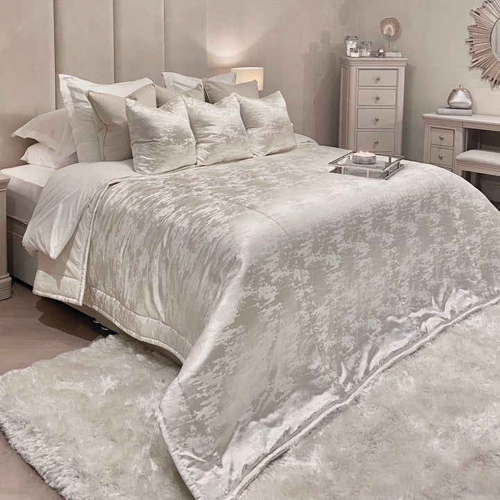 Hailes Pearl Satin Mix Marble Effect Bedspread Bedding 