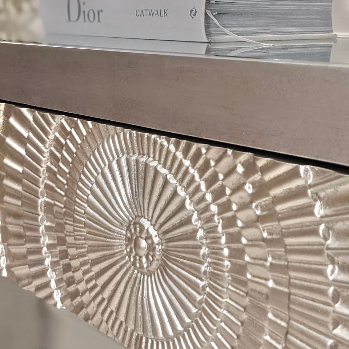 Leverette Silver Premium Console Table Console Table 
