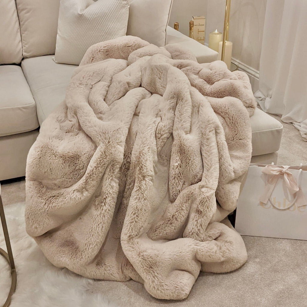 Lili Extra Thick Faux Fur Oatmeal Throw